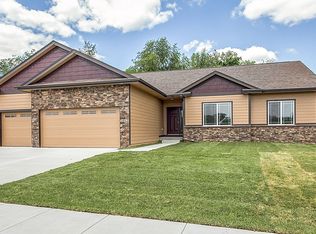 1012 Shelby Dr, Adel, IA 50003