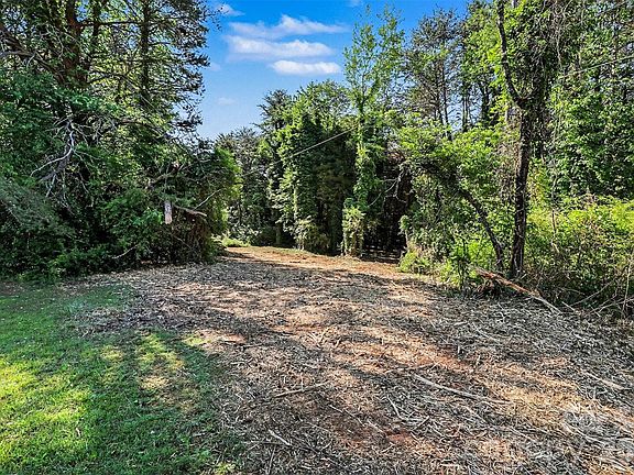 3rd image of 138 Continental Dr