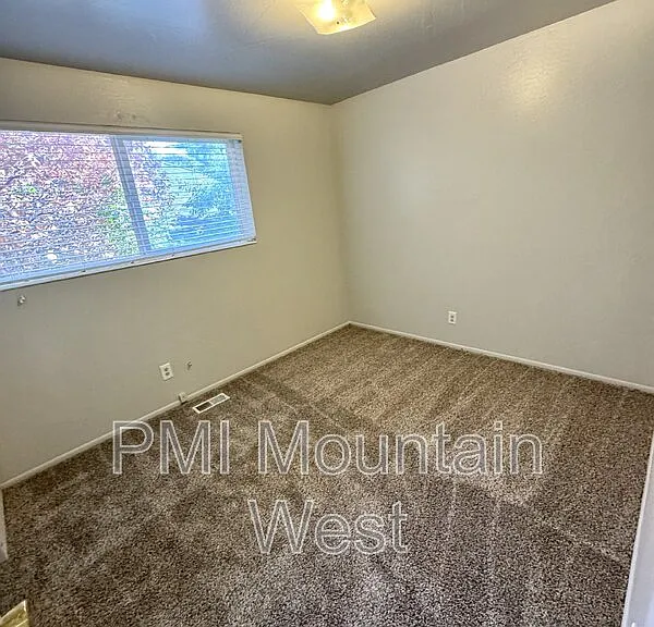 528 S 1100 E #6 — Photo 11