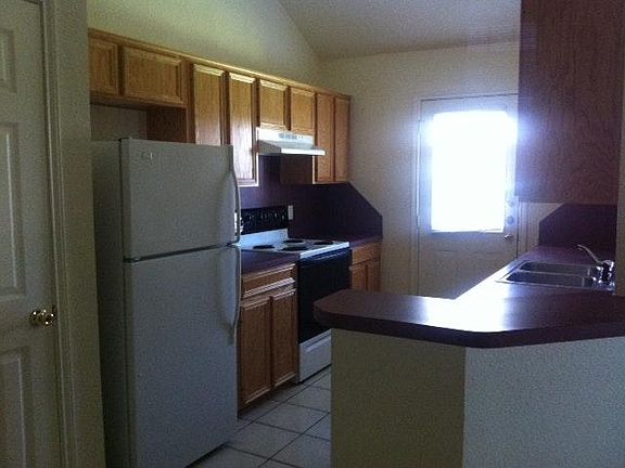 3rd image of 4301 Alleeta Dr #B