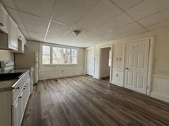 4th image of 40 School St #A