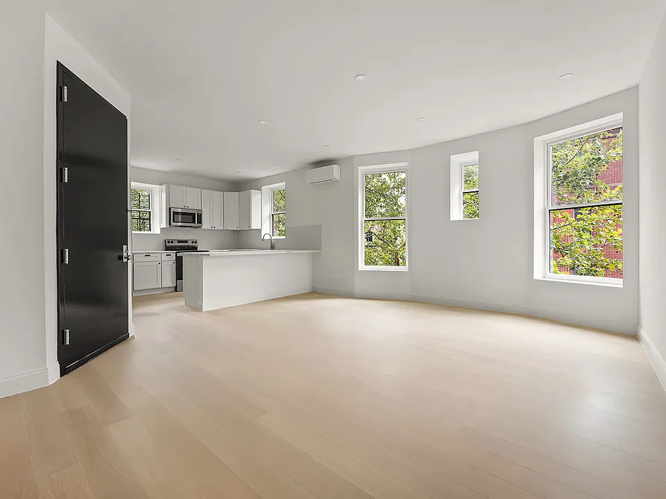363 6th Ave #3