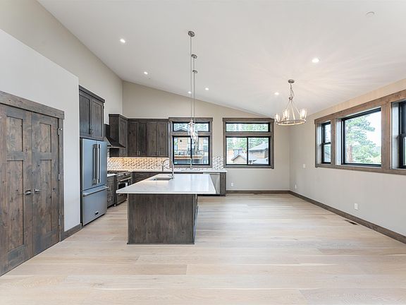 5th image of 10667 Winchester Ct