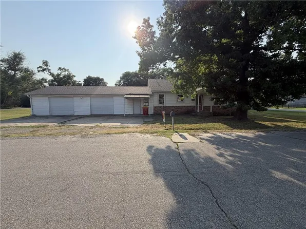 1102 S Homer St, Pittsburg, KS 66762