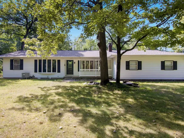 5896 Betsie River Rd, Interlochen, MI 49643