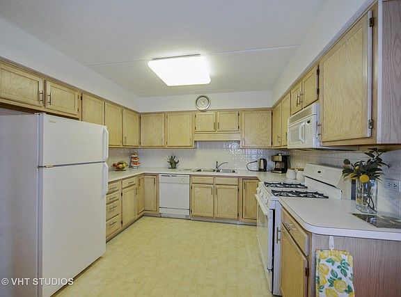 4th image of 6400 W Berteau Ave #1-307