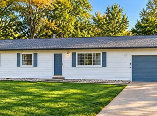 360 Eastlawn Dr, Rochester Hills, MI 48307