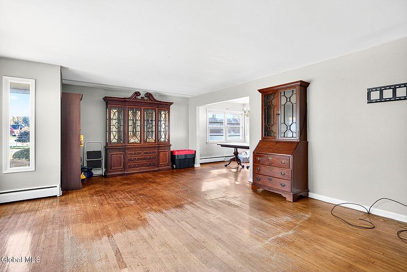 4th image of 203 Mountain View Avenue