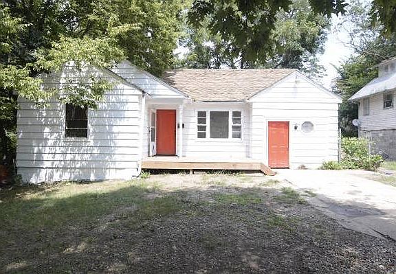 5th image of 1812 E 49th St