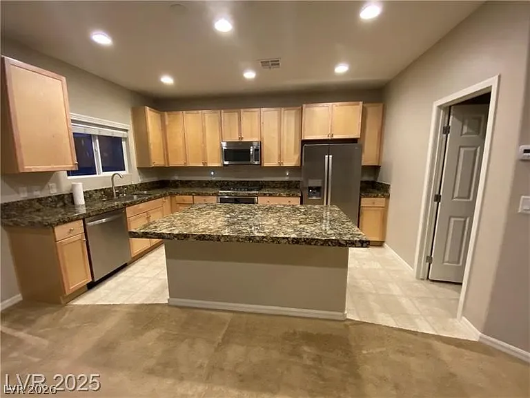 8065 Ancient Oaks Ave — Photo 2