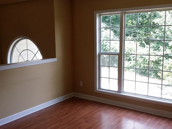 5th image of 3552 Herren Dr SW