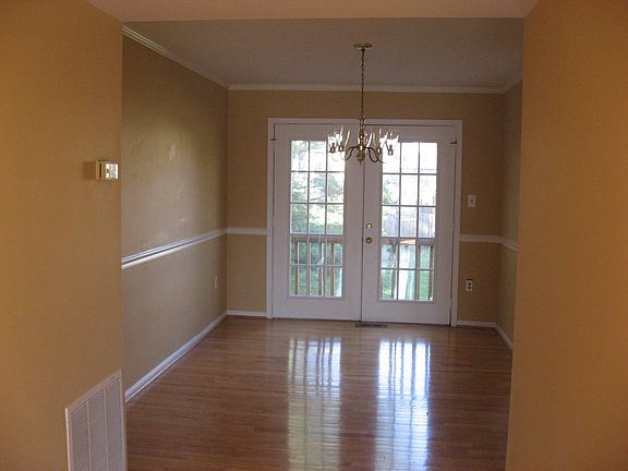 5th image of 10481 Malone Ct