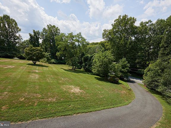 3rd image of 9211 Harrington Dr
