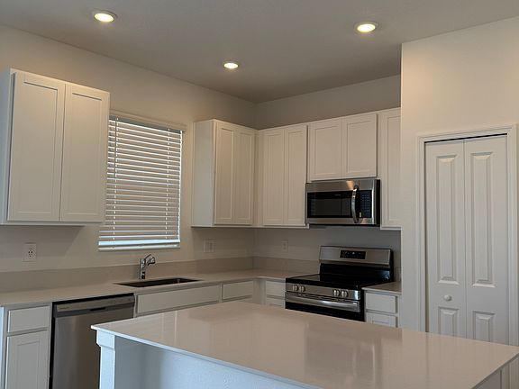 2nd image of 2060 Armstrong Ave