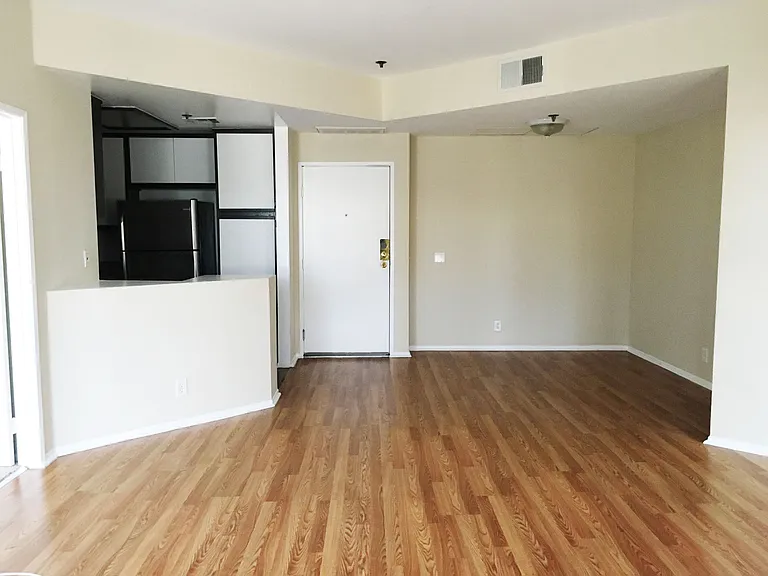 Prime Hollywood & West Hollywood Location — Photo 23