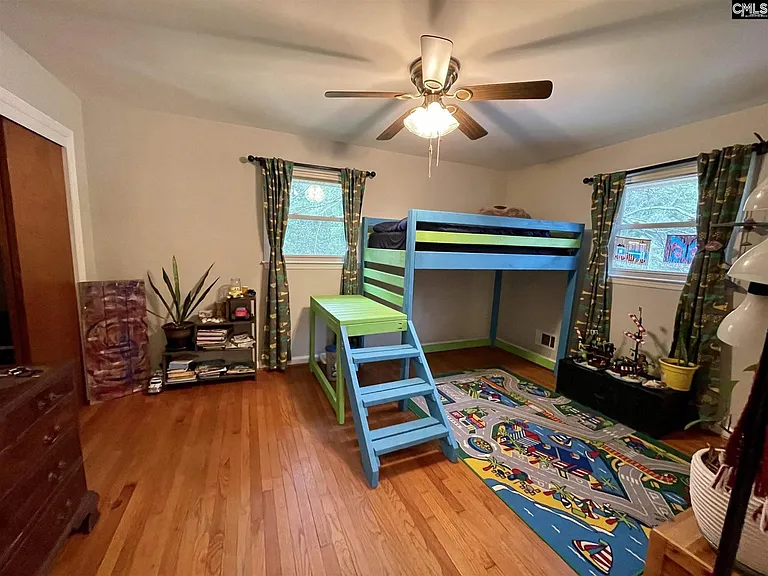 1522 Bradley Dr — Photo 14