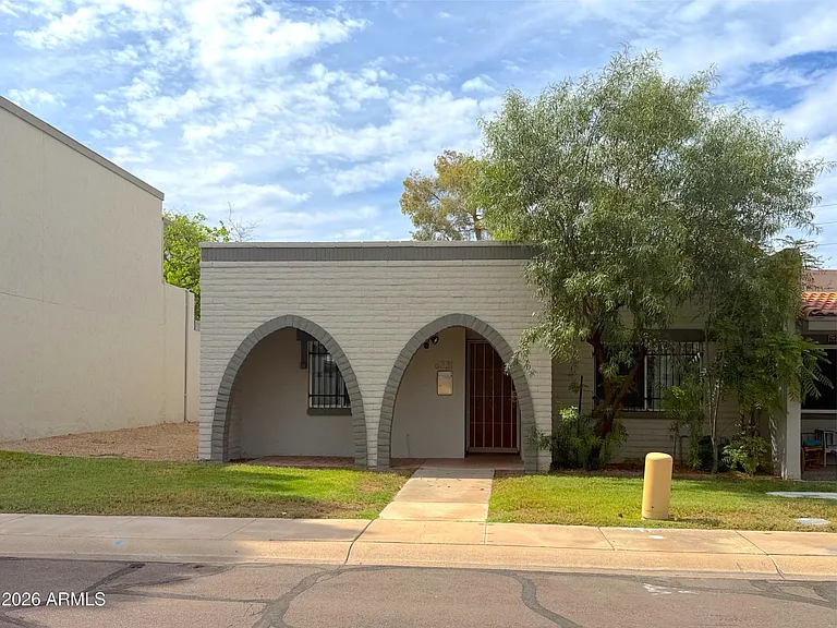 8331 E Valley Vista Dr — Photo 1
