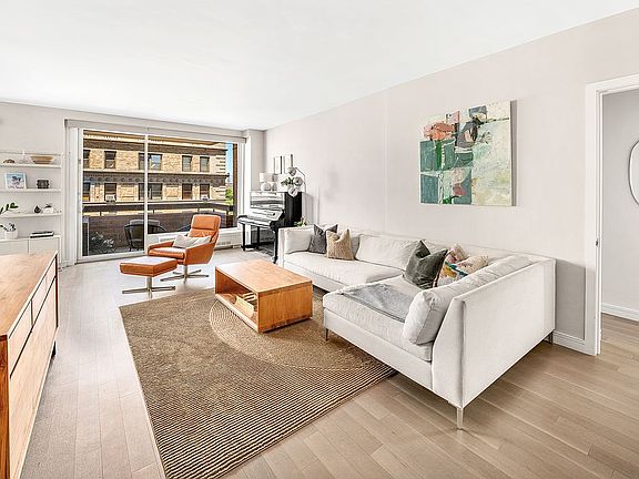 2nd image of 45 E 89th St APT 12E