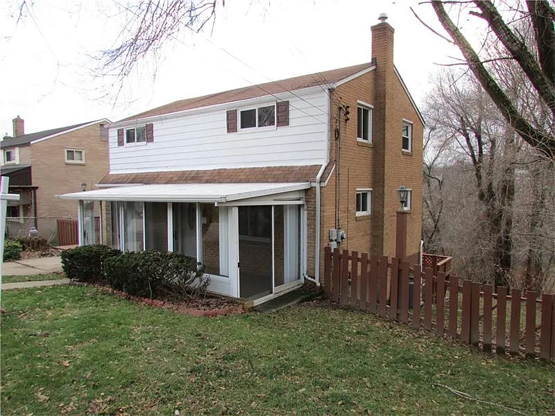 380 Pointview Rd photo 1