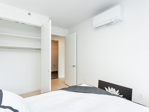 5th image of 1499 Bedford Ave #5U
