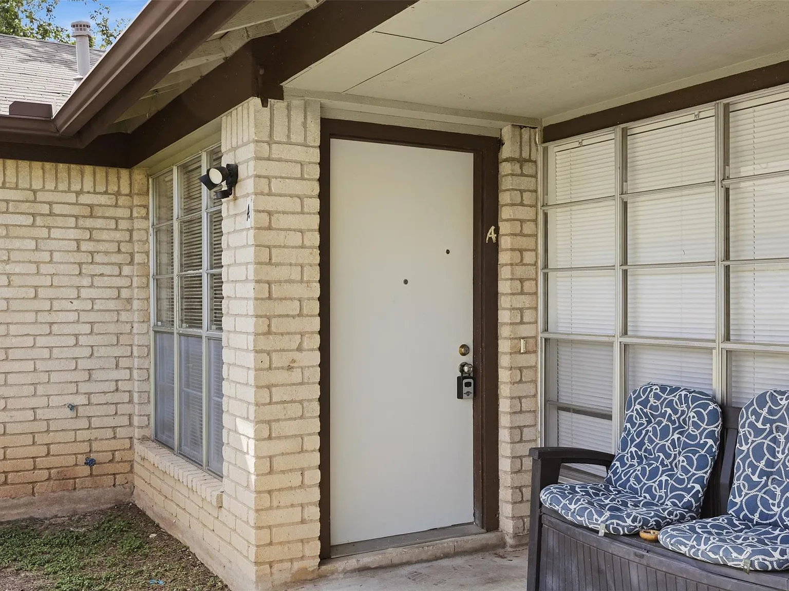 3 bed, 1.0 bath, 1895 sqft, $1,600 — Photo 3