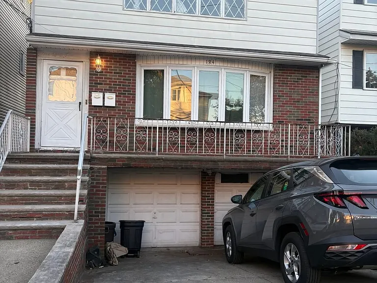 184 W 17th St #1 — Photo 11