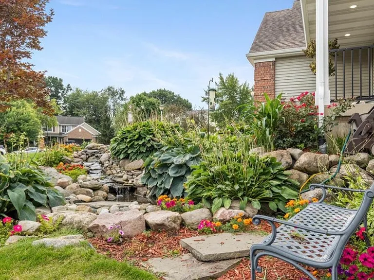 61 Greystone Ct NE — Photo 22