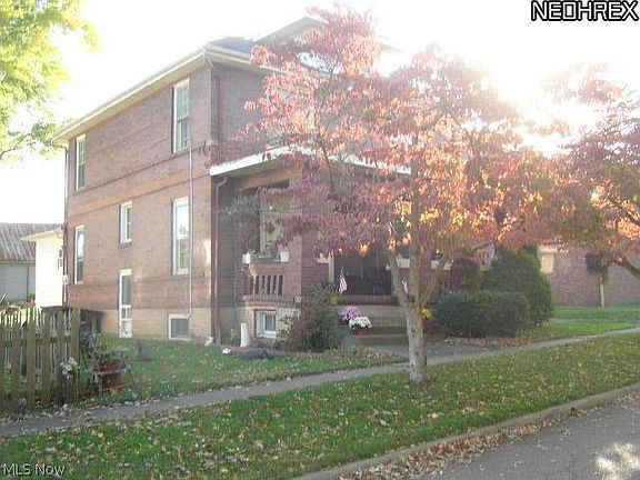 4th image of 466-466 1/2 N Sheridan St