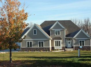 109 Maplewood Cir, Denver, IA 50622