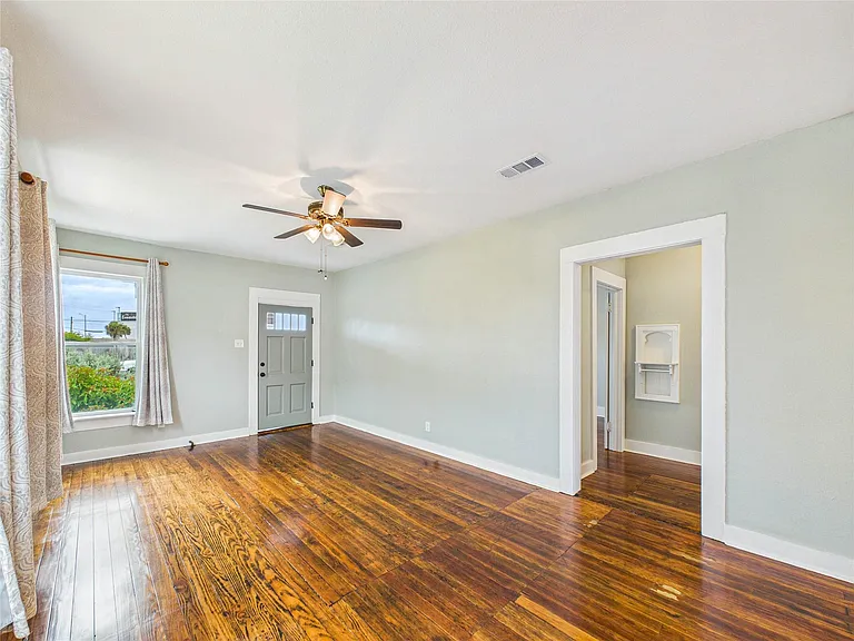 3602 Avenue S 1/2 — Photo 10