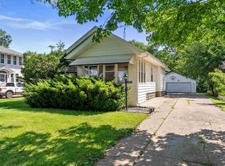 1134 S Iowa Ave, Washington, IA 52353