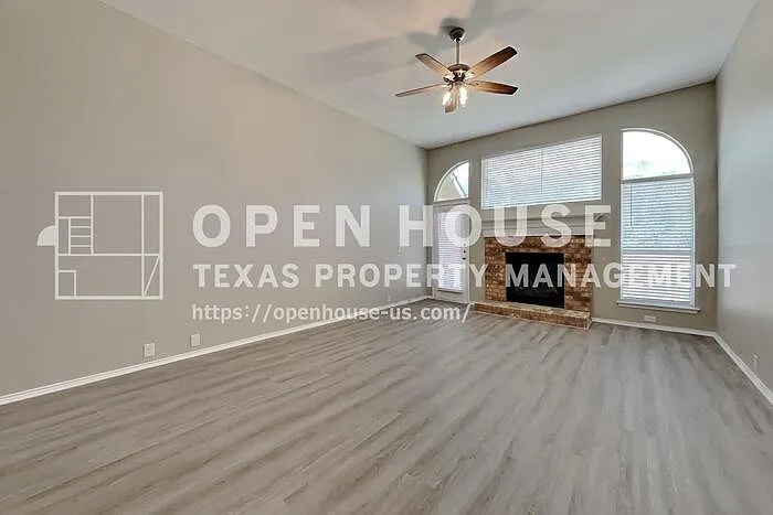 2904 Saint Martin Dr — Photo 3
