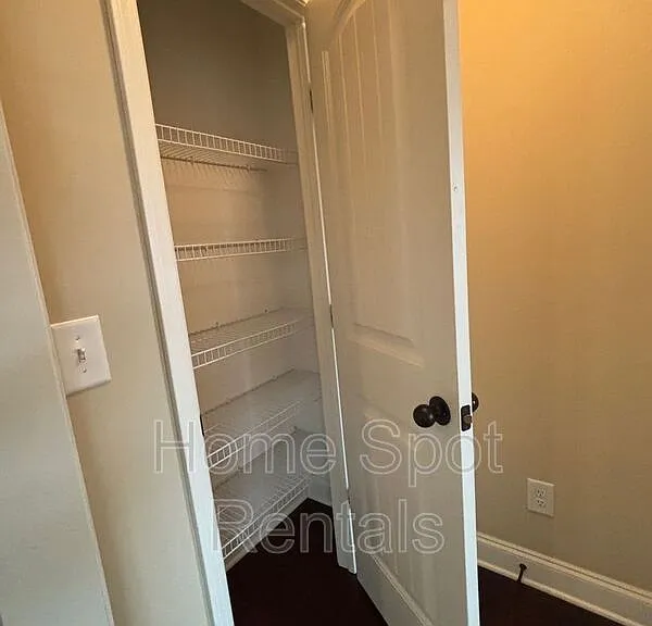 4811 Lost Creek Dr — Photo 26