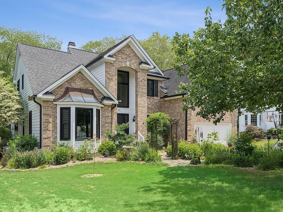 1st image of 211 Forest Brook Dr