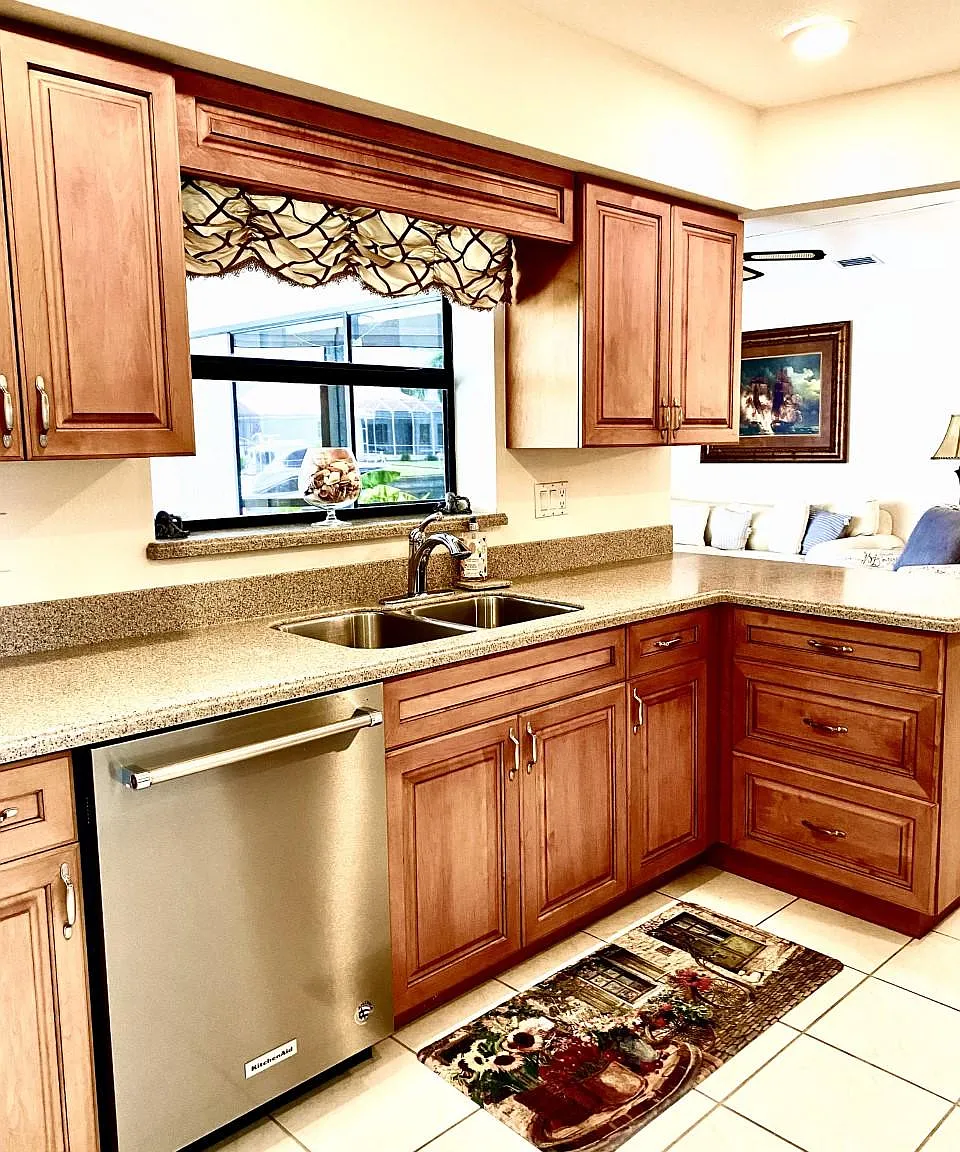 3 bed, 1878 sqft, $2,400 — Photo 3