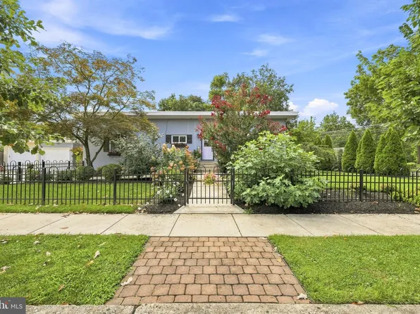 291 S Church St, Moorestown, NJ 08057