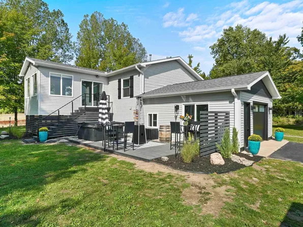 3836 Old Mission Rd, Traverse City, MI 49686