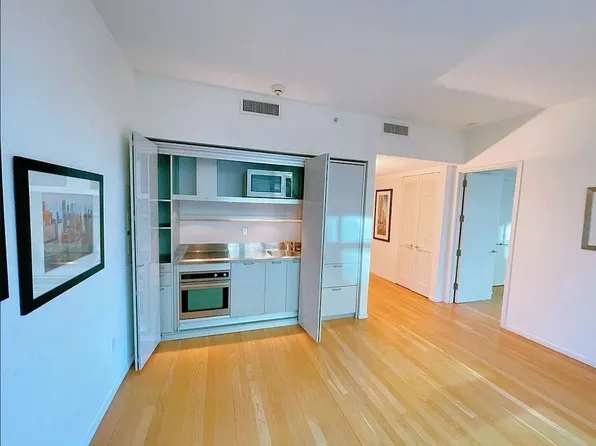 18 W 48th St APT 17D, New York, NY 10036