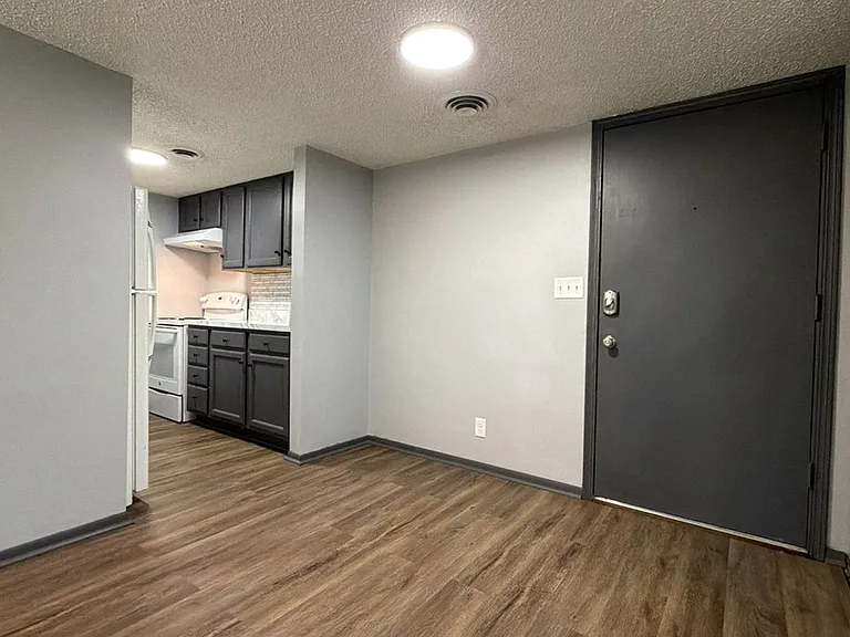 2343 B St — Photo 28
