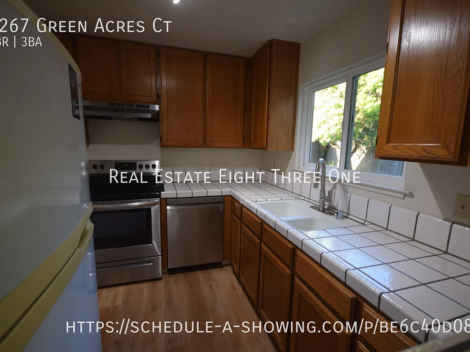 Updated Townhouse with 2 Master Suites in Santa Cruz! — Photo 4
