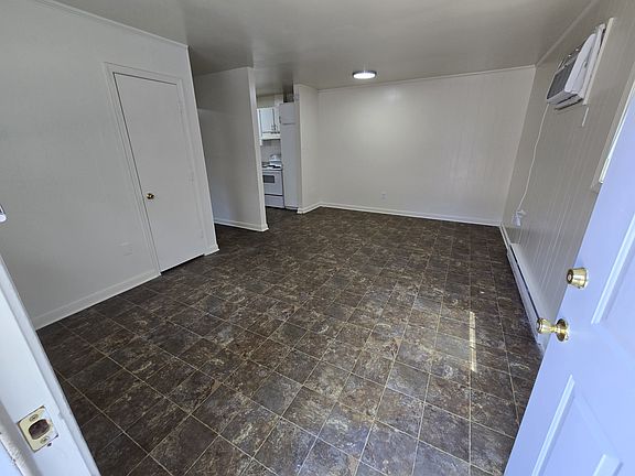 2nd image of 6101 Strathmore Rd #101
