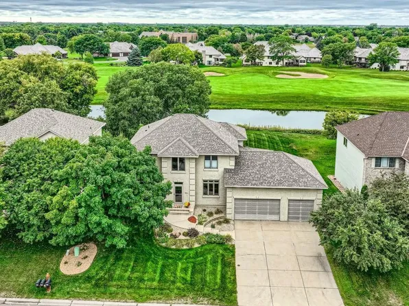 8943 Farnsworth Ave N, Brooklyn Park, MN 55443