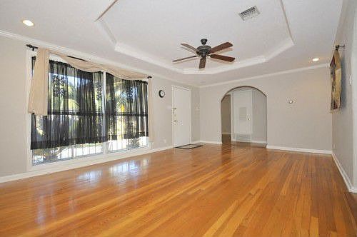 5th image of 410 Marquis Ln