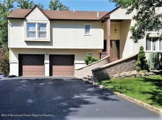 991 Honeywell Dr, Toms River, NJ 08753