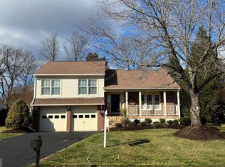 10084 Greenleaf Dr, Manassas, VA 20110