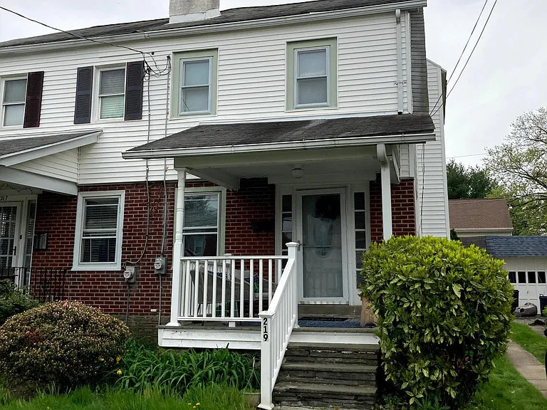 219 Williams Rd — Photo 1