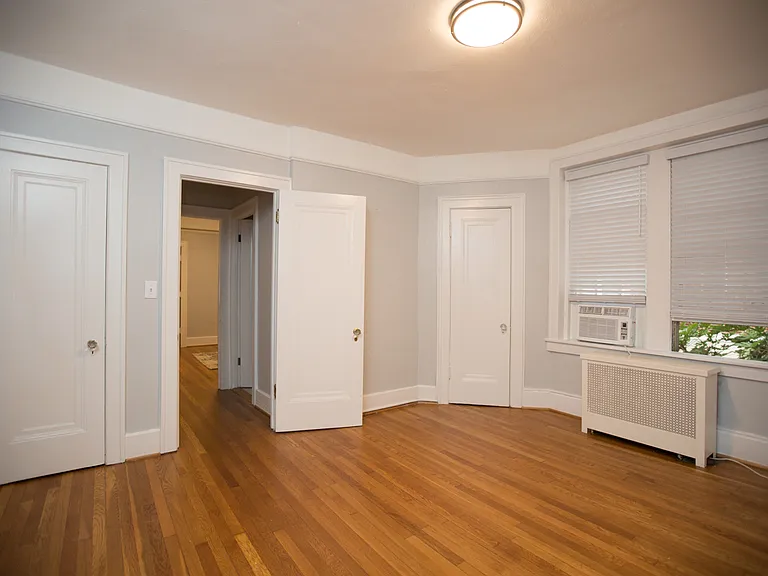 828 N Elm St #E3 — Photo 12