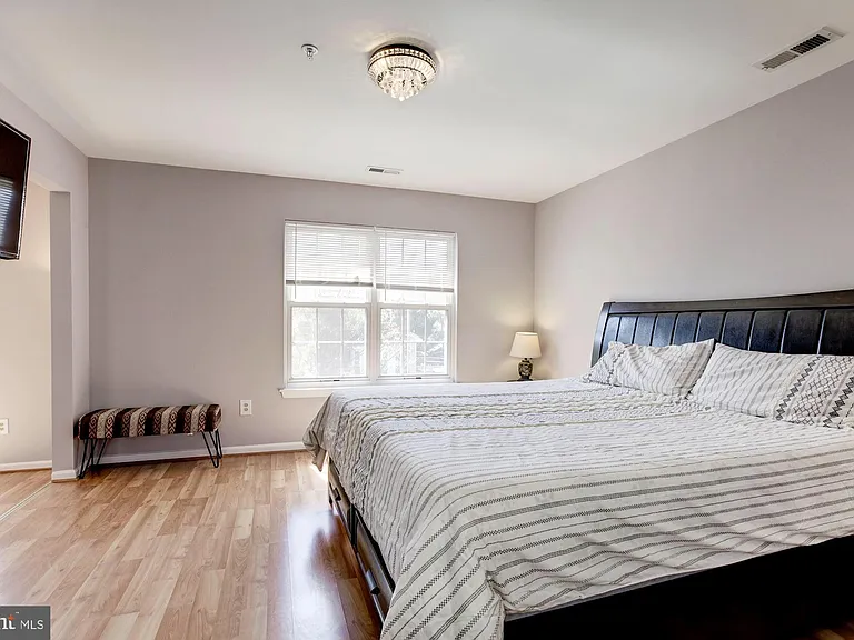 13724 Valley Oak Cir — Photo 25