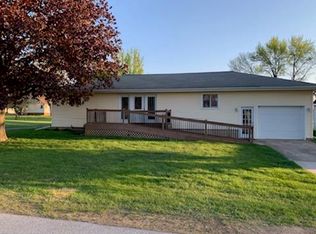605 E Minnie St, Radcliffe, IA 50230