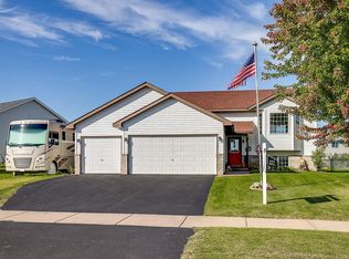 919 Shady Ridge Ln, Braham, MN 55006